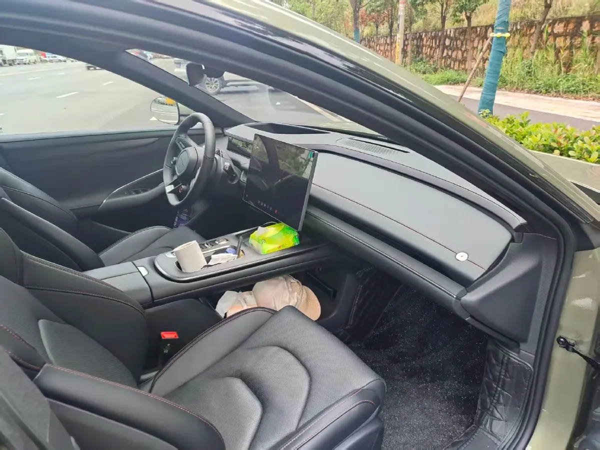 2024 MI SU7 BEV 101KWH,autocango,china used car exporter,china ev exporter,chinese used car exporter,chinese used ev exporter