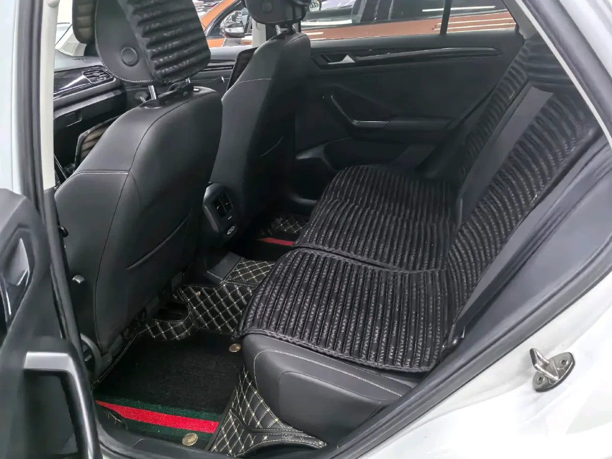 2021 Volkswagen T-Roc 1.4T 150HP L4 7DCT,autocango,china used car exporter,china ev exporter,chinese used car exporter,chinese used ev exporter