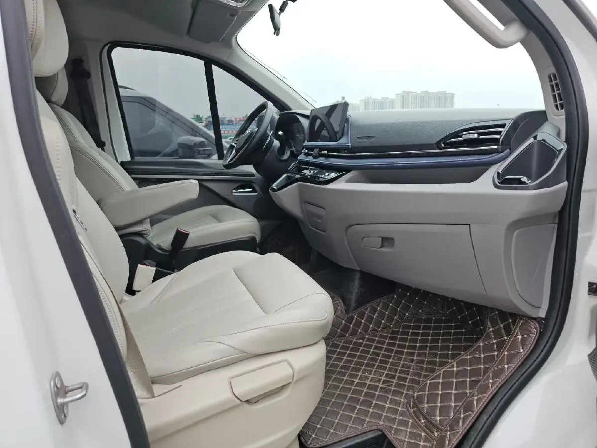 2023 MAXUS XinTu V70 2.0T 150HP L4 9AT,autocango,china used car exporter,china ev exporter,chinese used car exporter,chinese used ev exporter