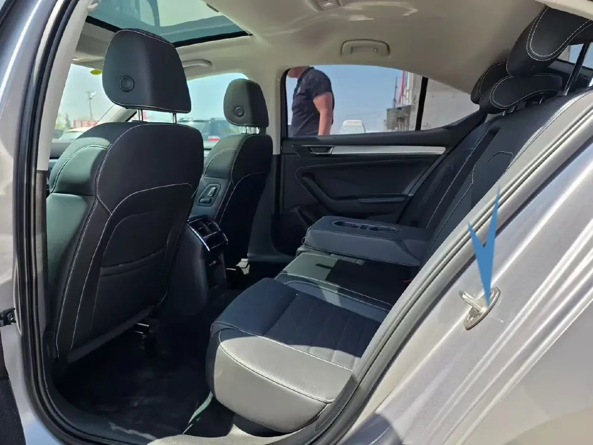 2021 Skoda Superb 2.0T 186HP L4 7DCT,autocango,china used car exporter,china ev exporter,chinese used car exporter,chinese used ev exporter