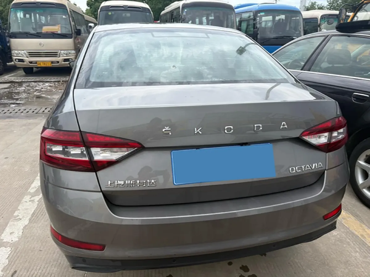 2019 Skoda Octavia 1.5L 116HP L4 6AT,autocango,china used car exporter,china ev exporter,chinese used car exporter,chinese used ev exporter