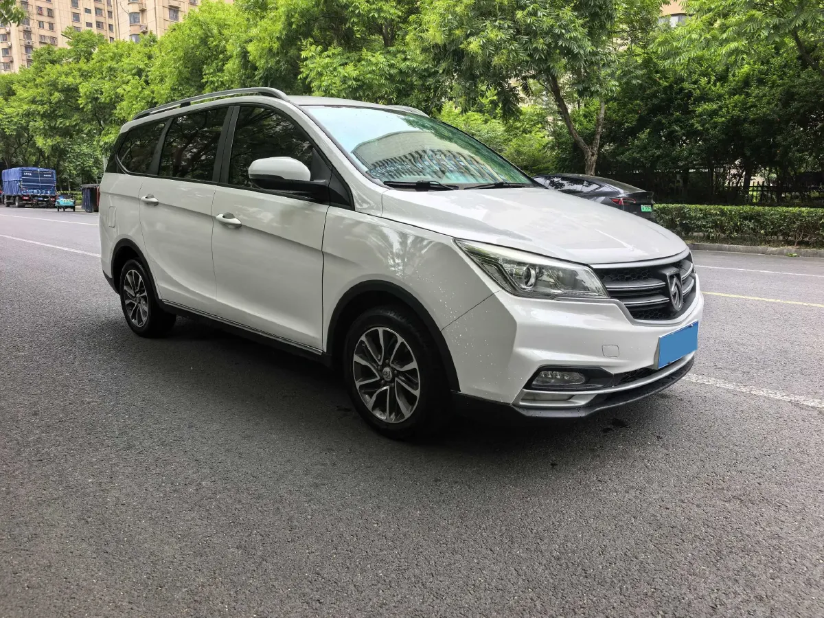 2019 BaoJun 730 1.5T 147HP L4 CVT,autocango,china used car exporter,china ev exporter,chinese used car exporter,chinese used ev exporter