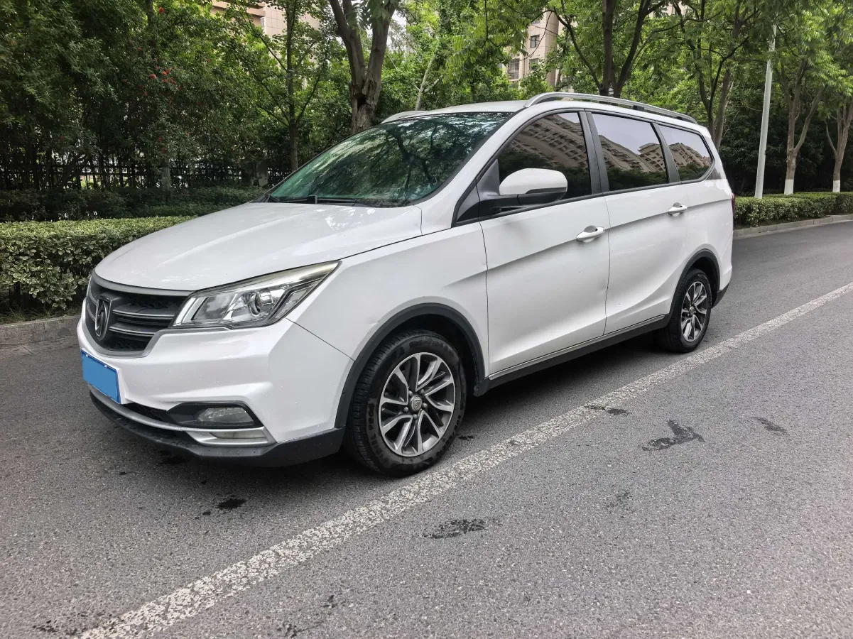 2019 BaoJun 730 1.5T 147HP L4 CVT,autocango,china used car exporter,china ev exporter,chinese used car exporter,chinese used ev exporter