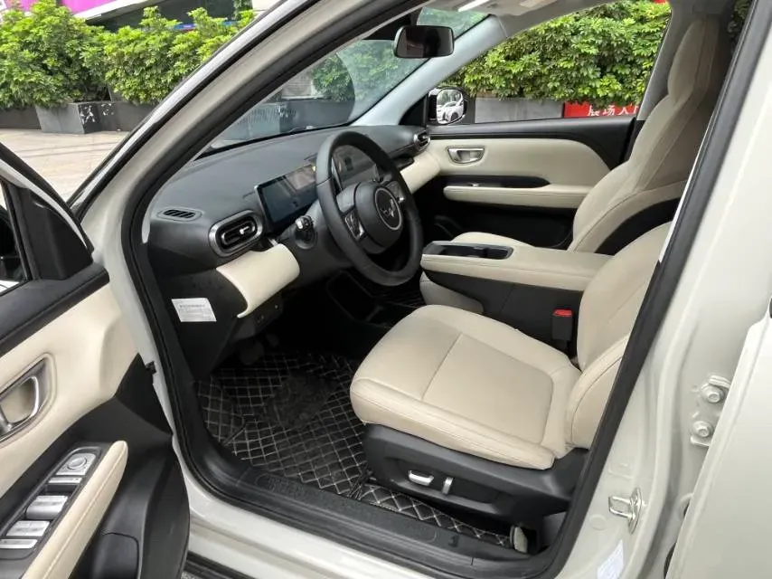 2019 BaoJun 730 1.5T 147HP L4 CVT,autocango,china used car exporter,china ev exporter,chinese used car exporter,chinese used ev exporter