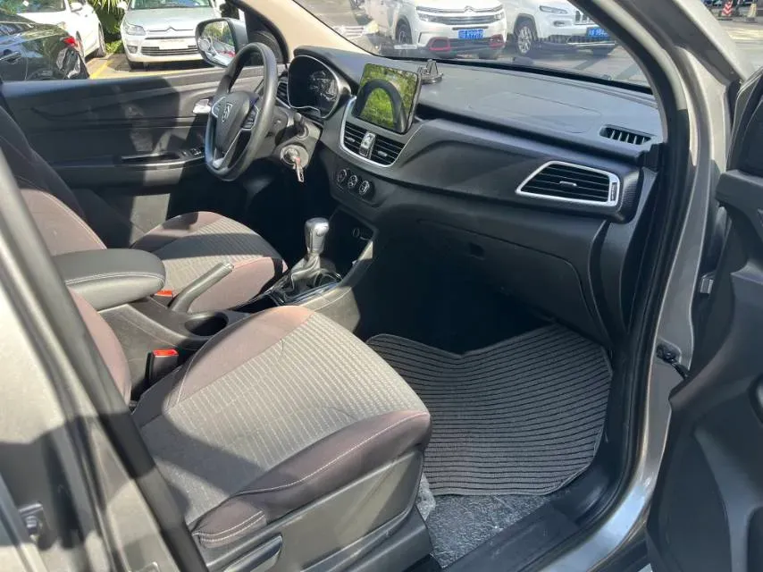 2019 BaoJun 730 1.5T 147HP L4 CVT,autocango,china used car exporter,china ev exporter,chinese used car exporter,chinese used ev exporter