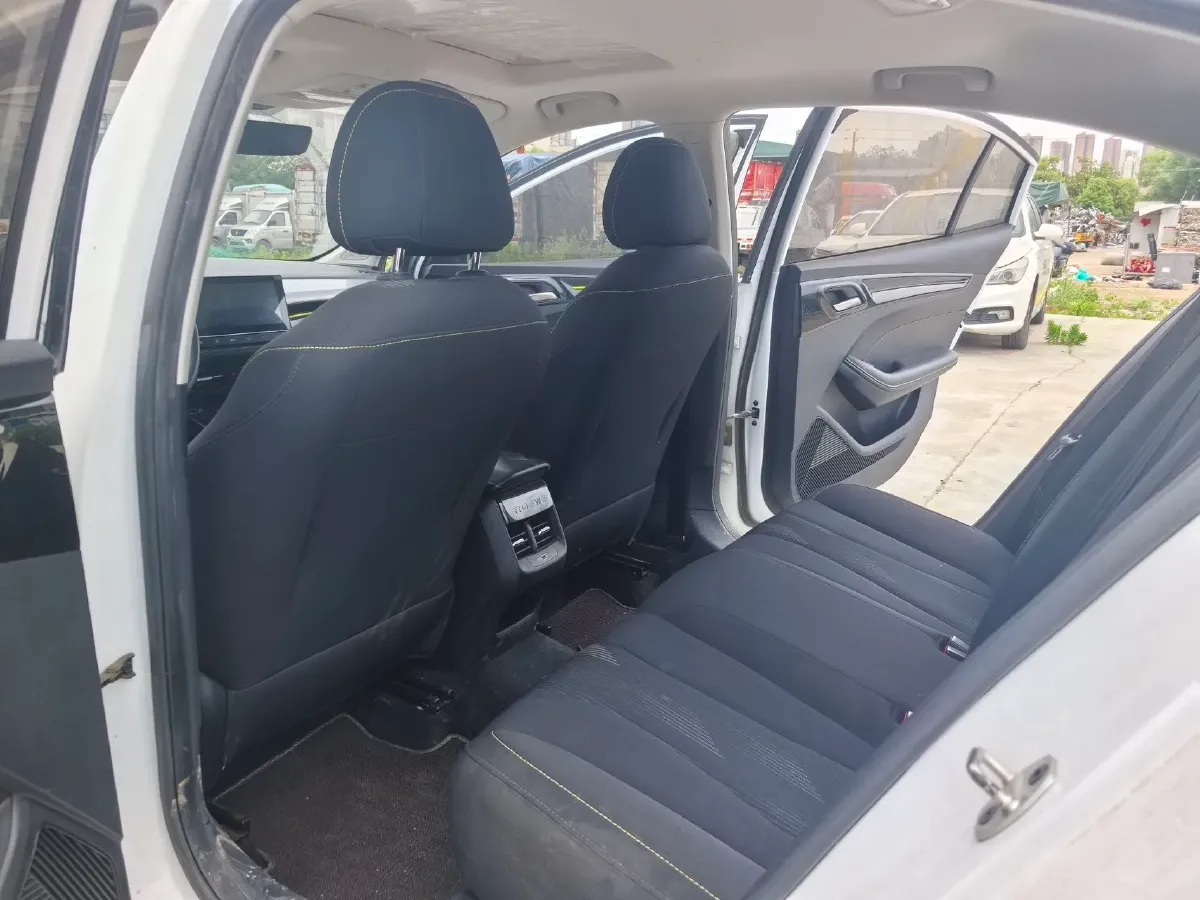 2021 Roewe i5 1.5L 120HP L4 CVT,autocango,china used car exporter,china ev exporter,chinese used car exporter,chinese used ev exporter