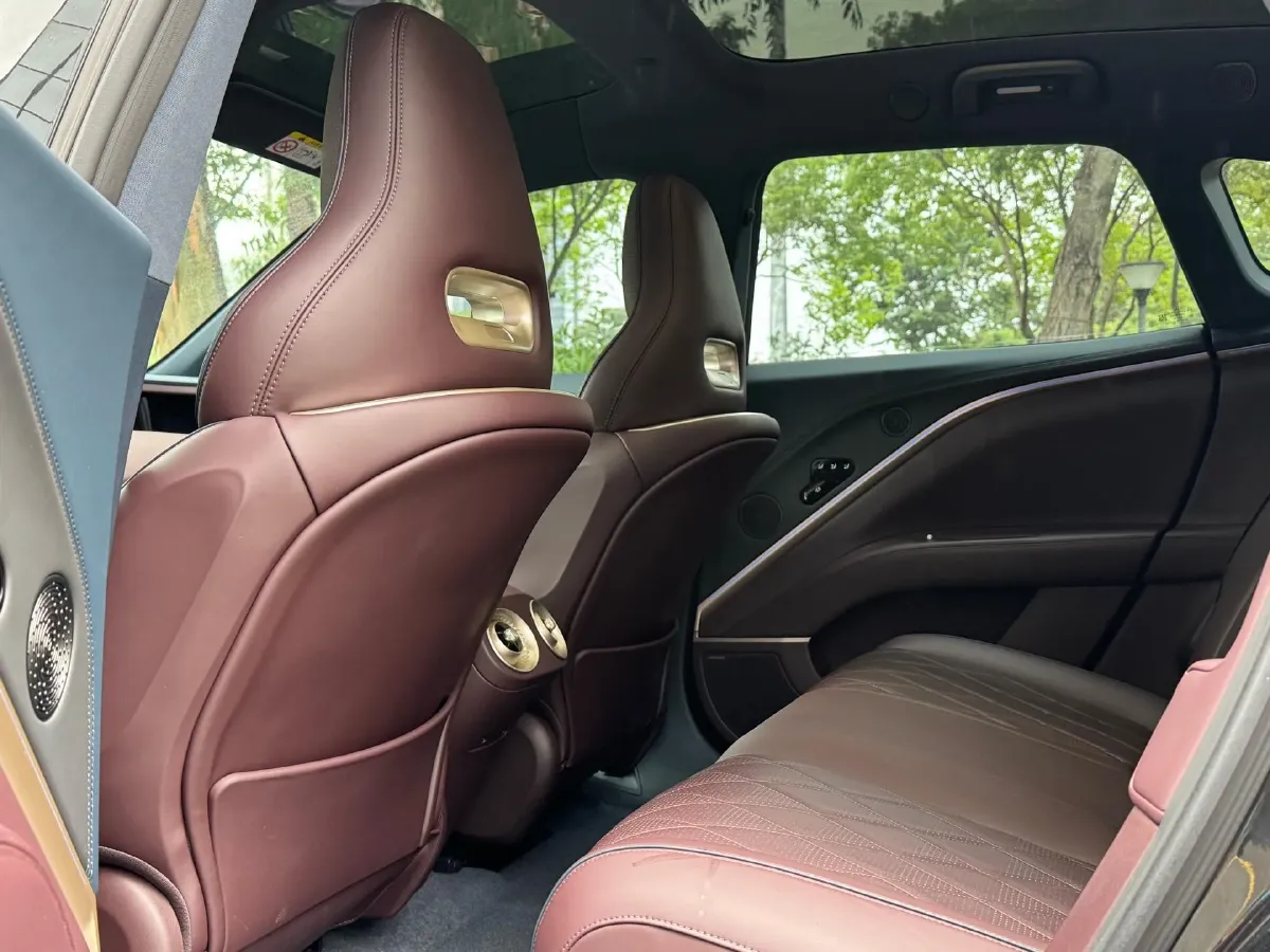 2025 Avatr 11 1.5T 156HP L4 REEV 39.05KWH,autocango,china used car exporter,china ev exporter,chinese used car exporter,chinese used ev exporter