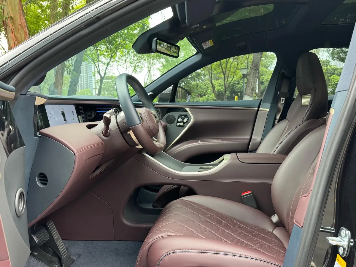 2025 Avatr 11 1.5T 156HP L4 REEV 39.05KWH,autocango,china used car exporter,china ev exporter,chinese used car exporter,chinese used ev exporter