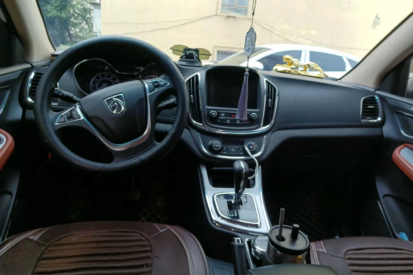 2016 BaoJun 560 1.5T 150HP L4 6MT,autocango,china used car exporter,china ev exporter,chinese used car exporter,chinese used ev exporter