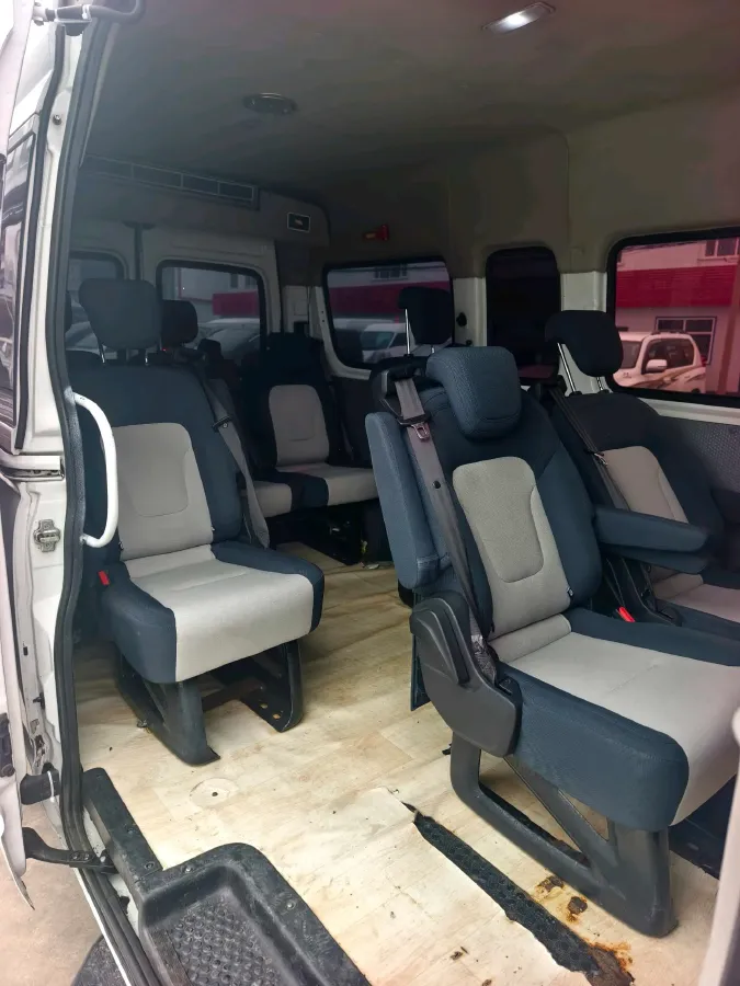 2018 MAXUS XinTu V80 2.5T 136HP L4 6MT,autocango,china used car exporter,china ev exporter,chinese used car exporter,chinese used ev exporter