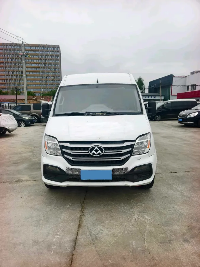 2018 MAXUS XinTu V80 2.5T 136HP L4 6MT,autocango,china used car exporter,china ev exporter,chinese used car exporter,chinese used ev exporter