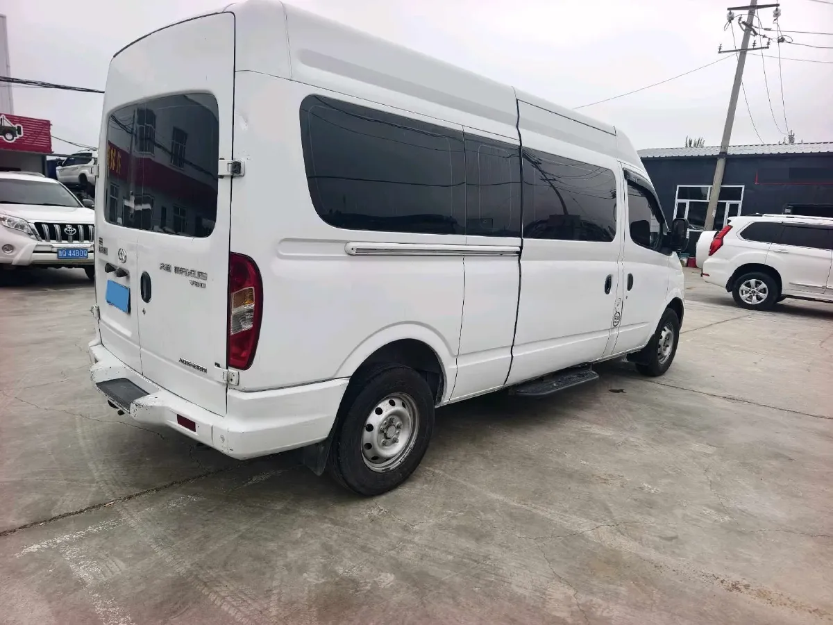 2018 MAXUS XinTu V80 2.5T 136HP L4 6MT,autocango,china used car exporter,china ev exporter,chinese used car exporter,chinese used ev exporter