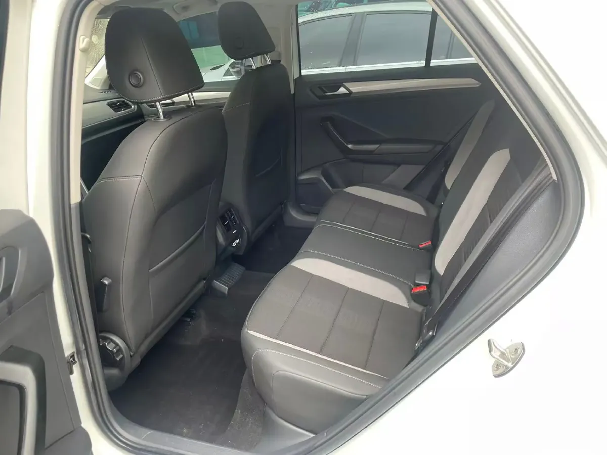 2021 Volkswagen T-Roc 1.4T 150HP L4 7DCT,autocango,china used car exporter,china ev exporter,chinese used car exporter,chinese used ev exporter