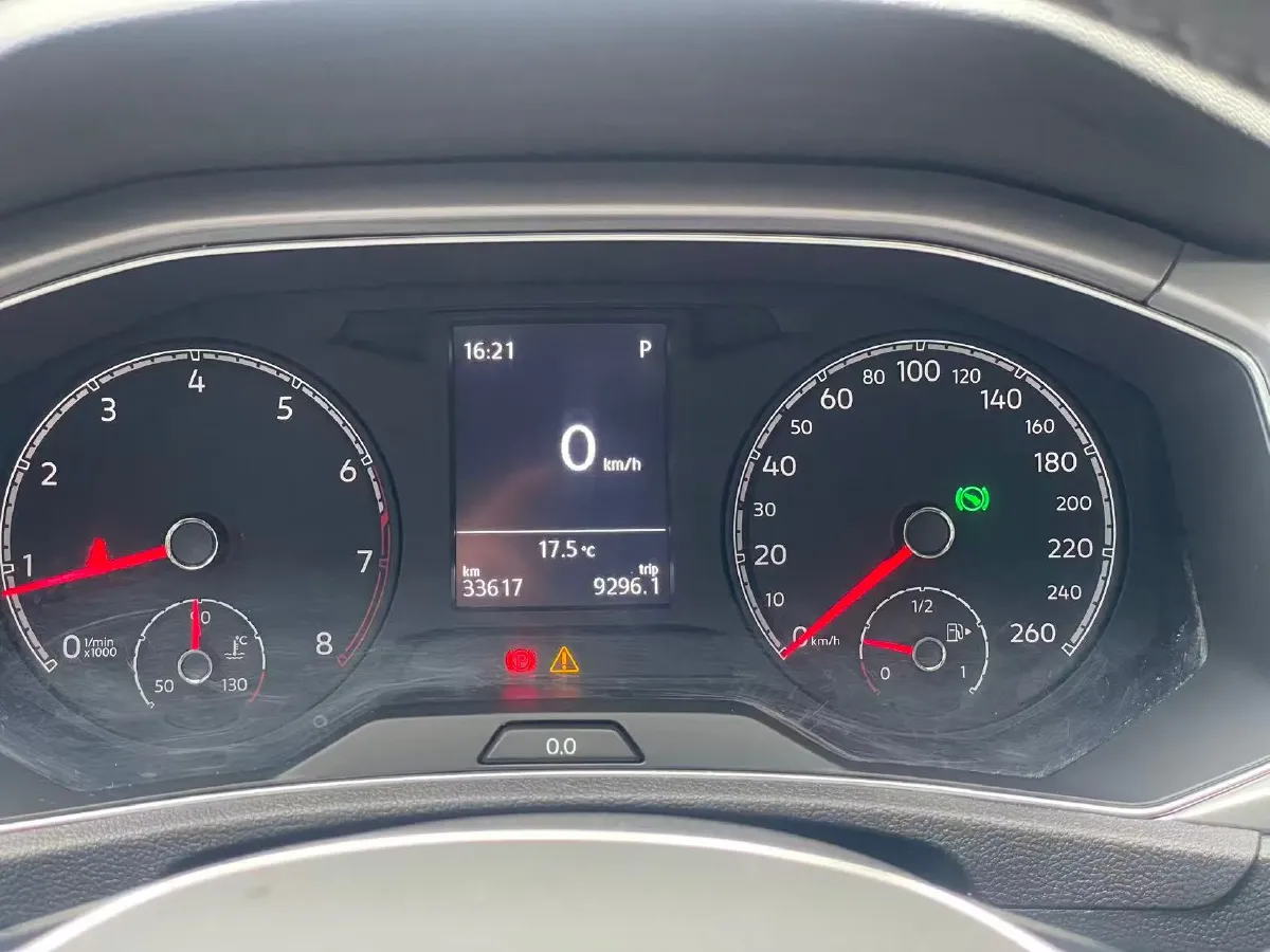 2021 Volkswagen T-Roc 1.4T 150HP L4 7DCT,autocango,china used car exporter,china ev exporter,chinese used car exporter,chinese used ev exporter