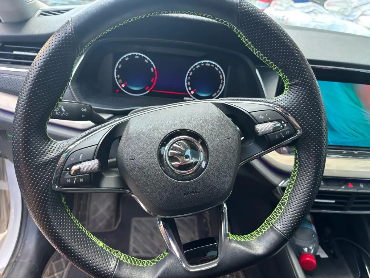 2022 Skoda Octavia 1.4T 150HP L4 7DCT,autocango,china used car exporter,china ev exporter,chinese used car exporter,chinese used ev exporter