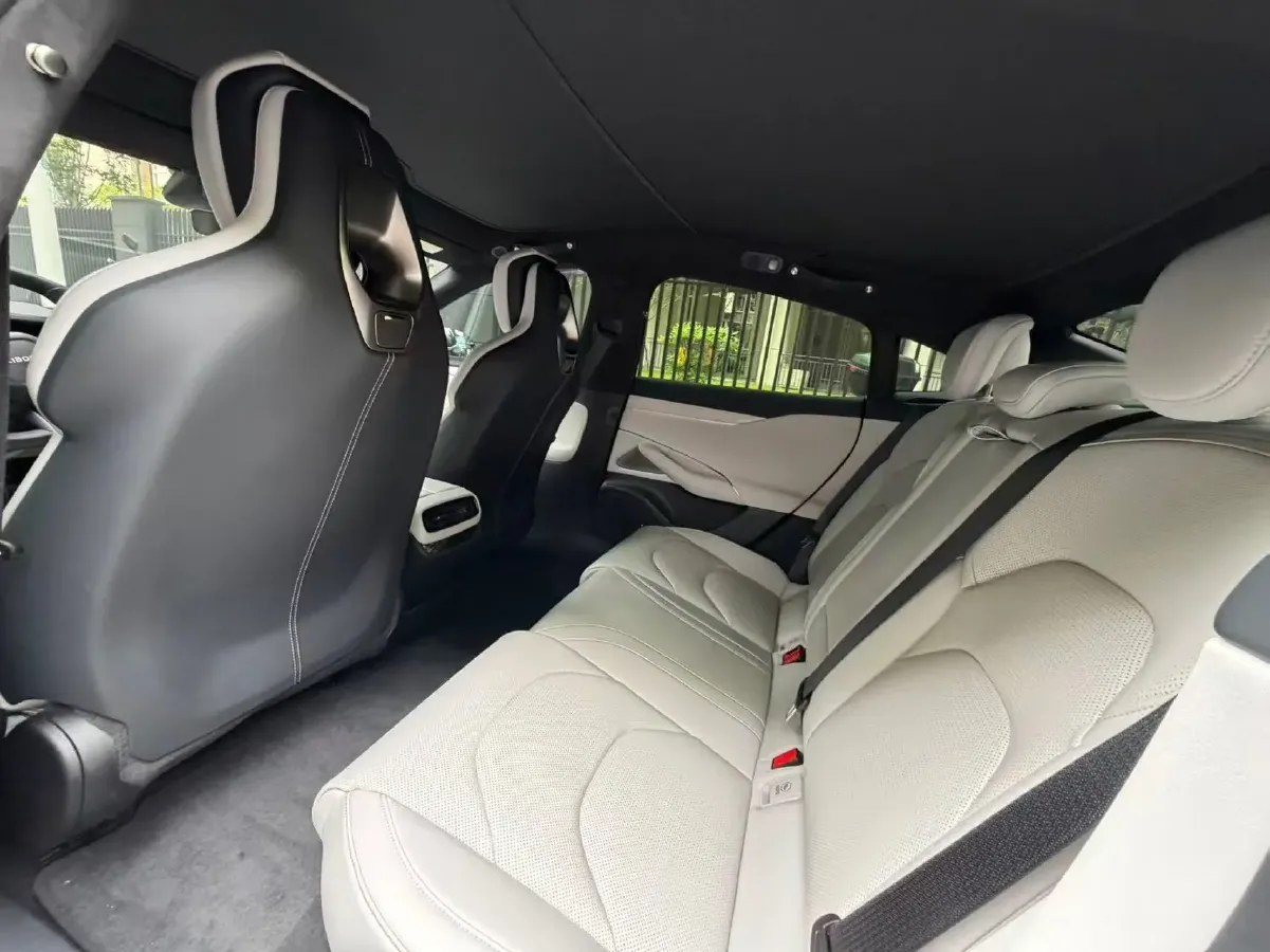 2024 MI SU7 BEV 101KWH,autocango,china used car exporter,china ev exporter,chinese used car exporter,chinese used ev exporter