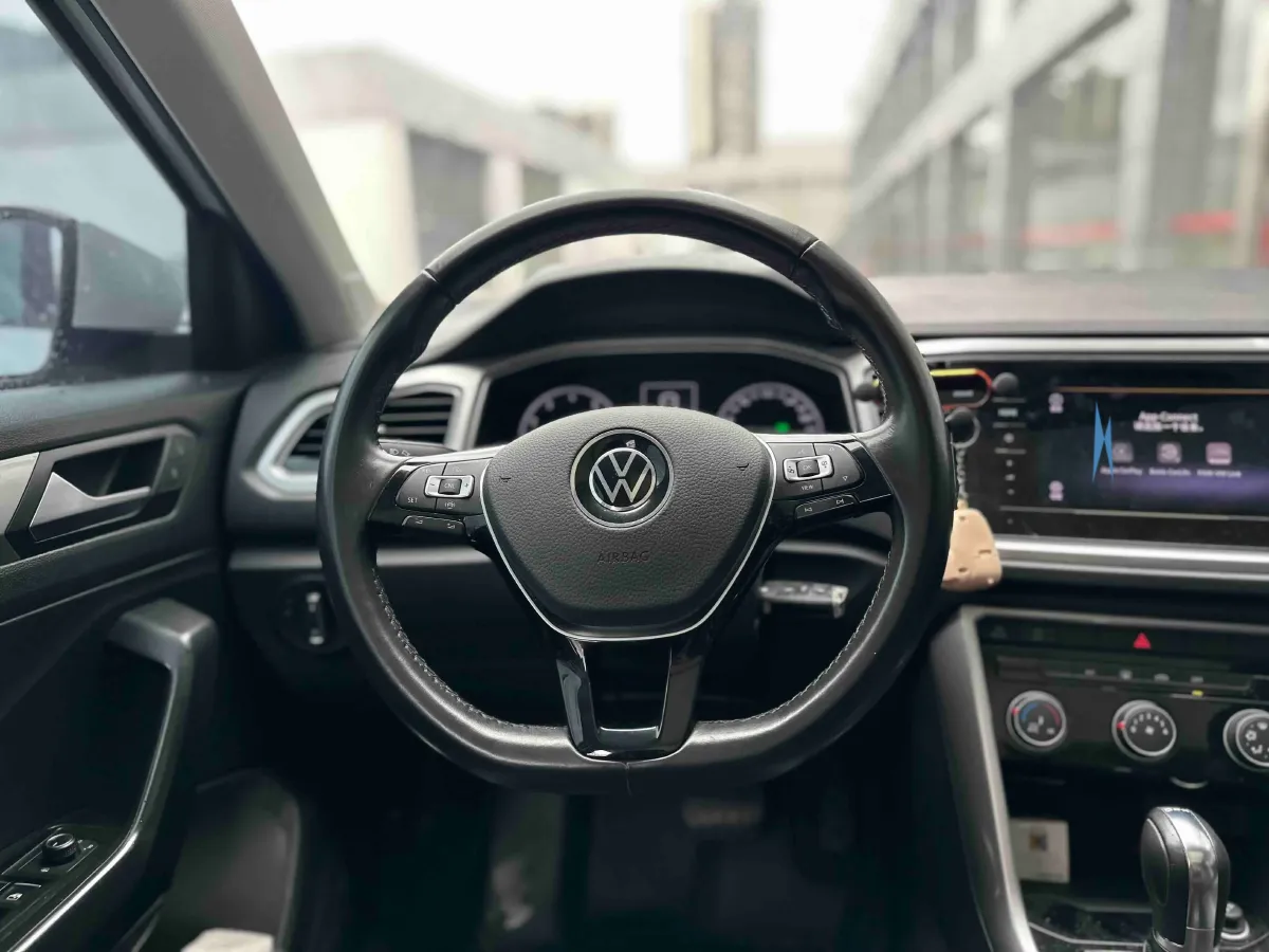 2021 Volkswagen T-Roc 1.4T 150HP L4 7DCT,autocango,china used car exporter,china ev exporter,chinese used car exporter,chinese used ev exporter