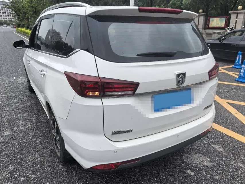 2018 BaoJun 360 1.5L 112HP L4 6MT,autocango,china used car exporter,china ev exporter,chinese used car exporter,chinese used ev exporter