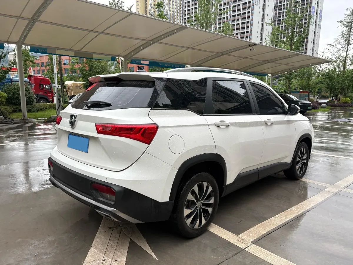 2020 BaoJun 530 1.5T 147HP L4 6MT,autocango,china used car exporter,china ev exporter,chinese used car exporter,chinese used ev exporter