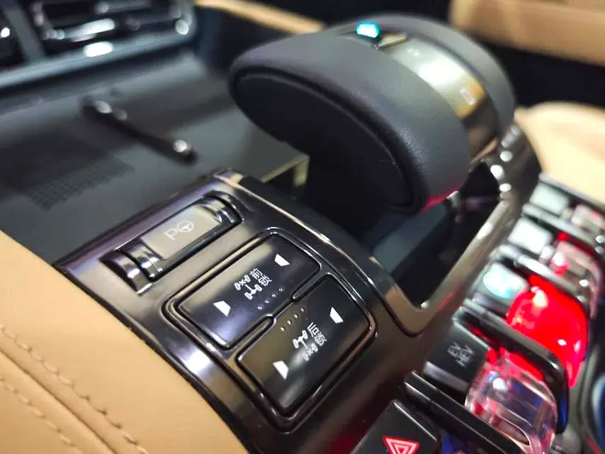 2023 FangChengBao Bao 5 1.5T 194HP L4 E-CVT PHEV 31.8KWH,autocango,china used car exporter,china ev exporter,chinese used car exporter,chinese used ev exporter