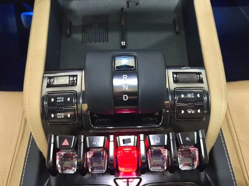 2023 FangChengBao Bao 5 1.5T 194HP L4 E-CVT PHEV 31.8KWH,autocango,china used car exporter,china ev exporter,chinese used car exporter,chinese used ev exporter