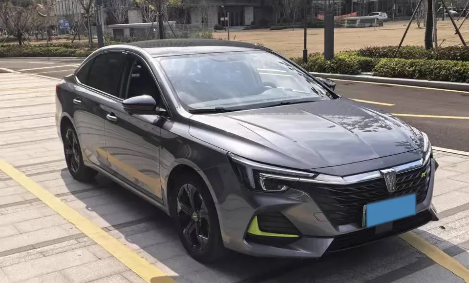 2021 Roewe i6 MAX 1.5T 169HP L4 AMT PHEV,autocango,china used car exporter,china ev exporter,chinese used car exporter,chinese used ev exporter