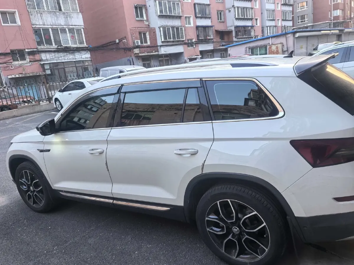 2018 Skoda Kodiak 2.0T 220HP L4 7DCT,autocango,china used car exporter,china ev exporter,chinese used car exporter,chinese used ev exporter