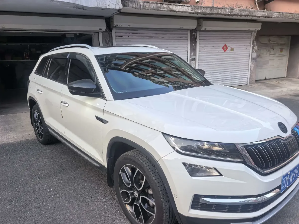 2018 Skoda Kodiak 2.0T 220HP L4 7DCT,autocango,china used car exporter,china ev exporter,chinese used car exporter,chinese used ev exporter