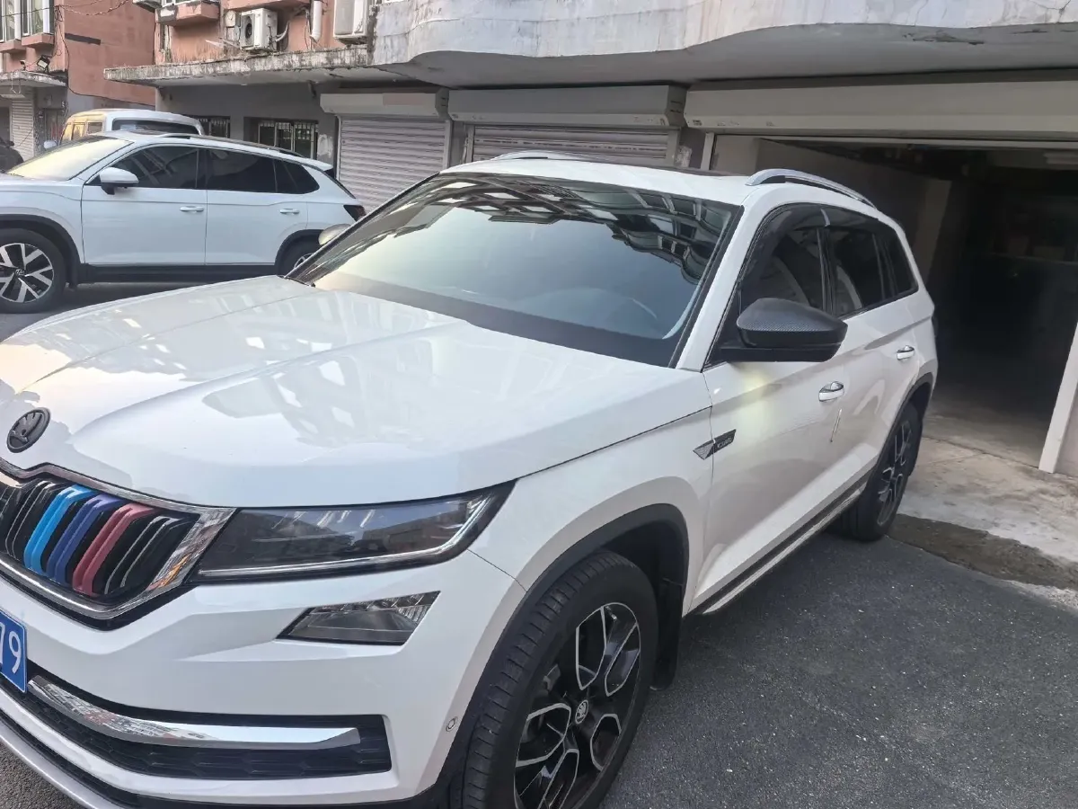 2018 Skoda Kodiak 2.0T 220HP L4 7DCT,autocango,china used car exporter,china ev exporter,chinese used car exporter,chinese used ev exporter