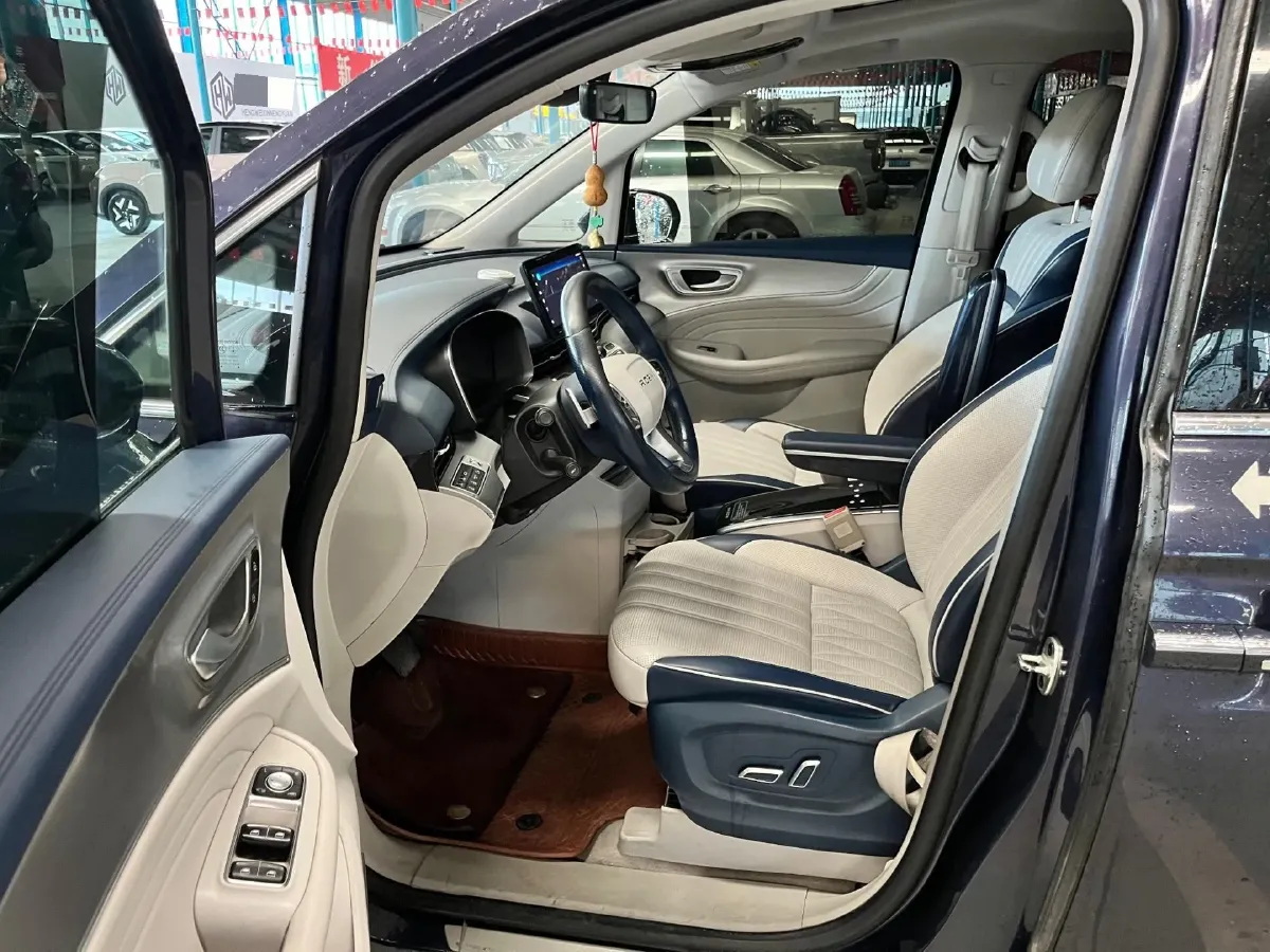 2021 Roewe iMAX8 2.0T 234HP L4 8AT,autocango,china used car exporter,china ev exporter,chinese used car exporter,chinese used ev exporter