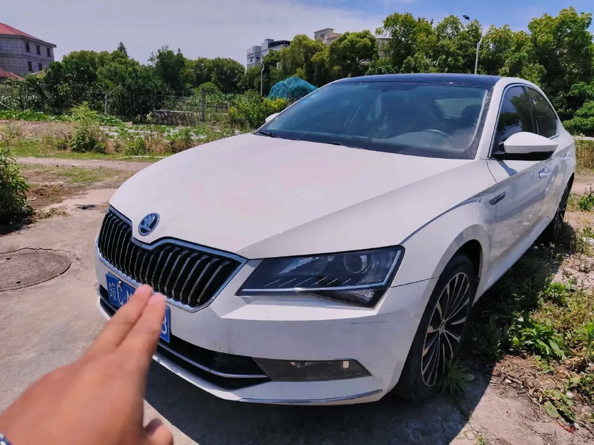 2018 Skoda Superb 1.8T 180HP L4 7DCT,autocango,china used car exporter,china ev exporter,chinese used car exporter,chinese used ev exporter