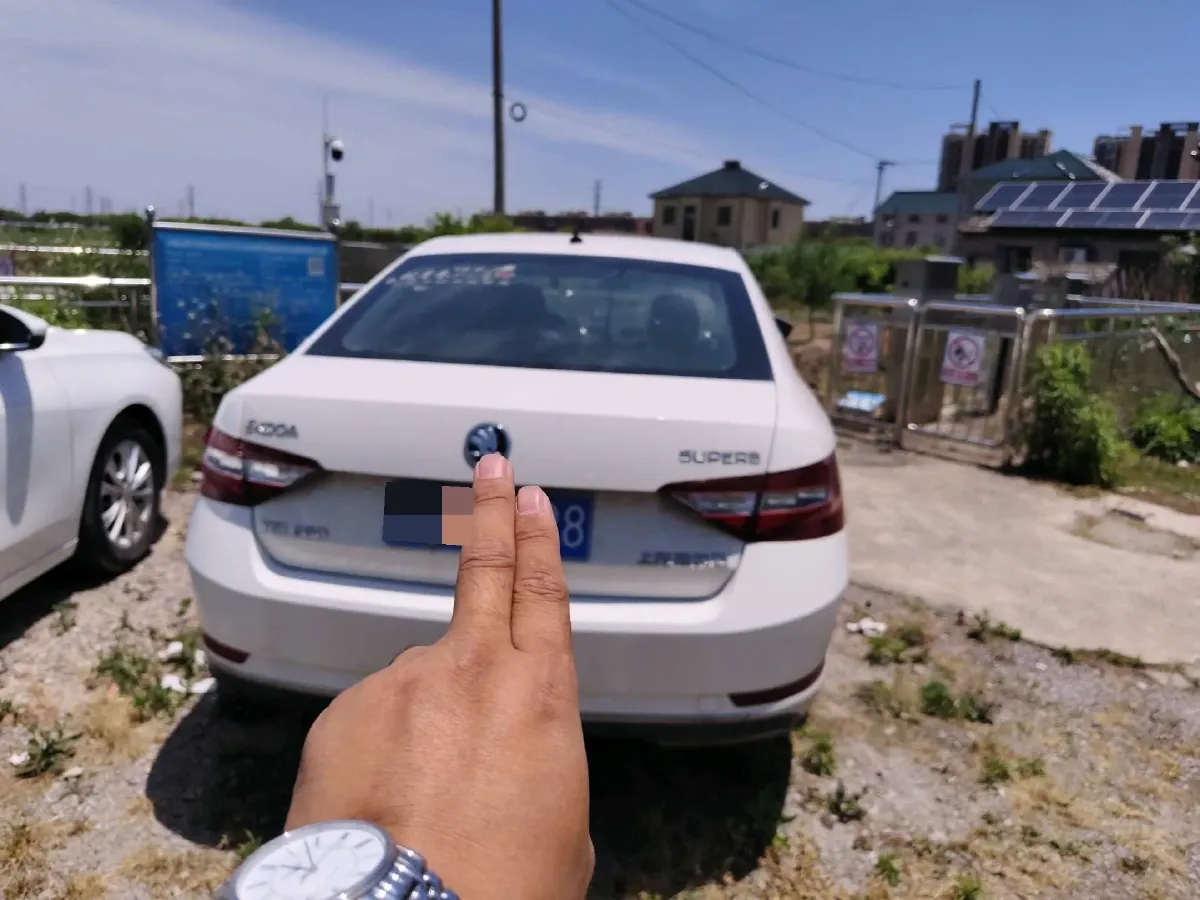 2018 Skoda Superb 1.8T 180HP L4 7DCT,autocango,china used car exporter,china ev exporter,chinese used car exporter,chinese used ev exporter