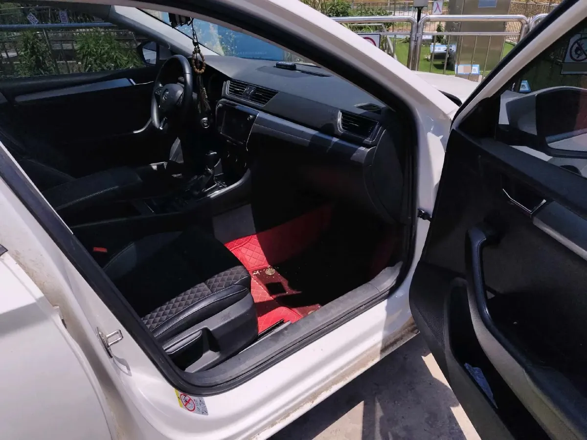 2018 Skoda Superb 1.8T 180HP L4 7DCT,autocango,china used car exporter,china ev exporter,chinese used car exporter,chinese used ev exporter