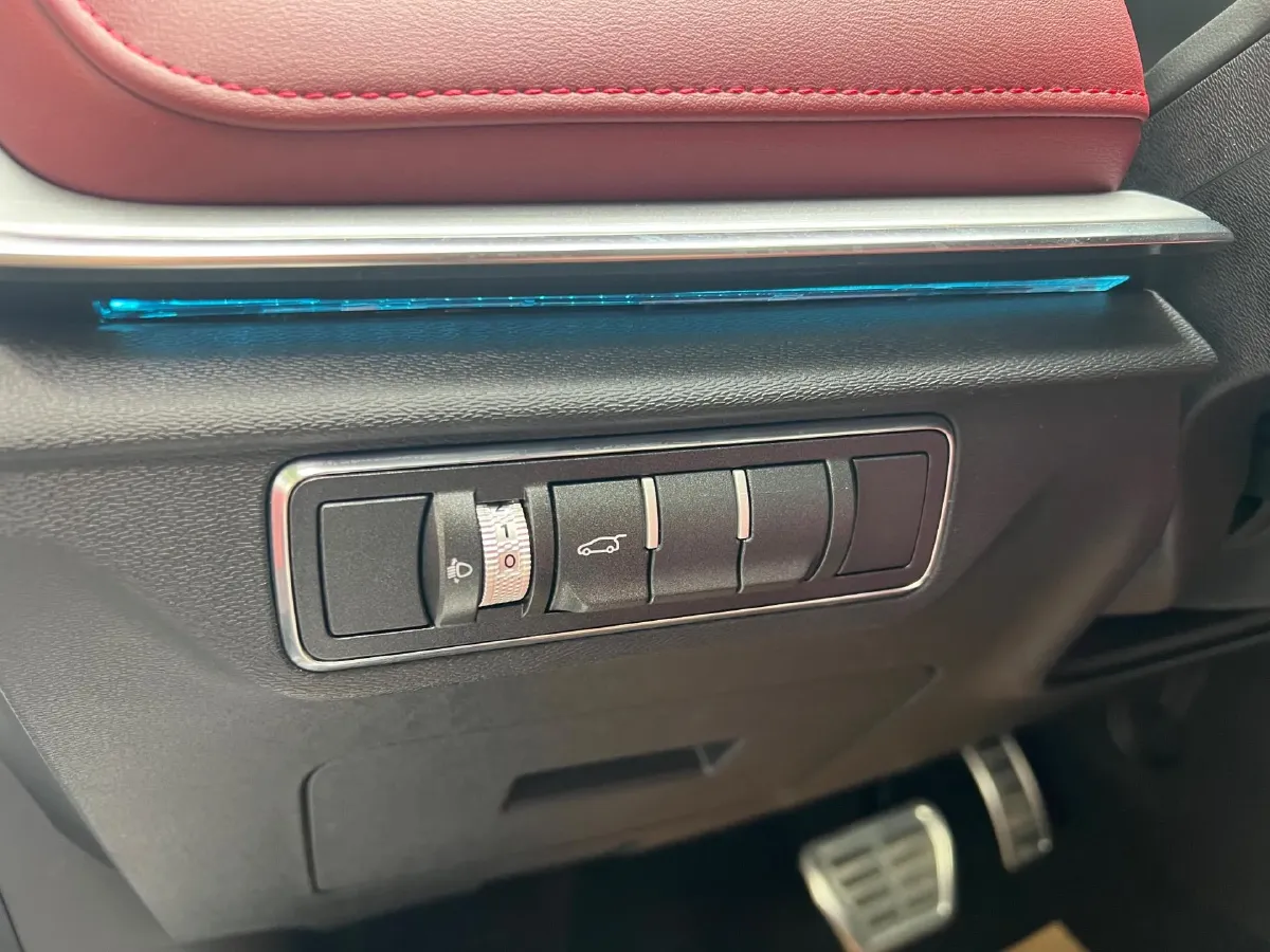 2021 Jetour X70 1.6T 197HP L4 7DCT,autocango,china used car exporter,china ev exporter,chinese used car exporter,chinese used ev exporter