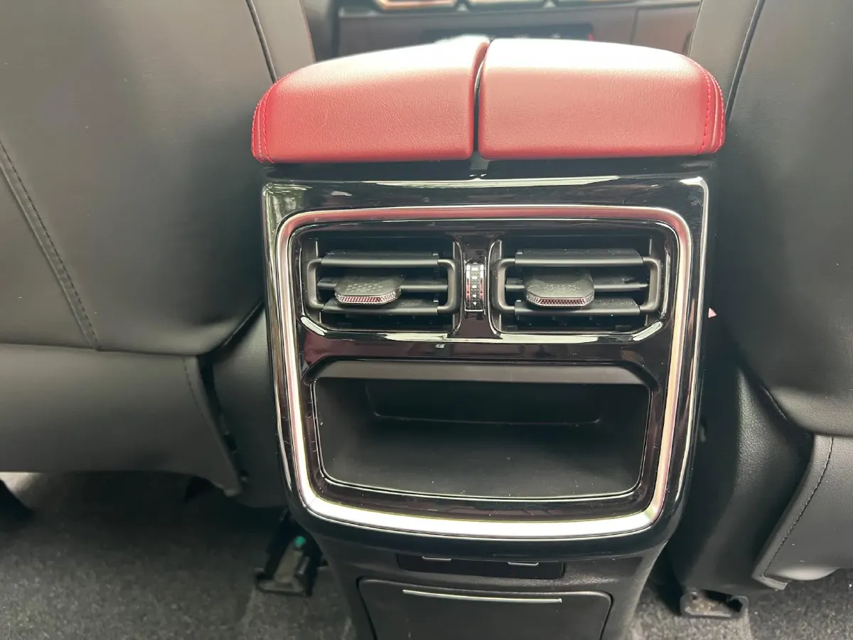 2021 Jetour X70 1.6T 197HP L4 7DCT,autocango,china used car exporter,china ev exporter,chinese used car exporter,chinese used ev exporter