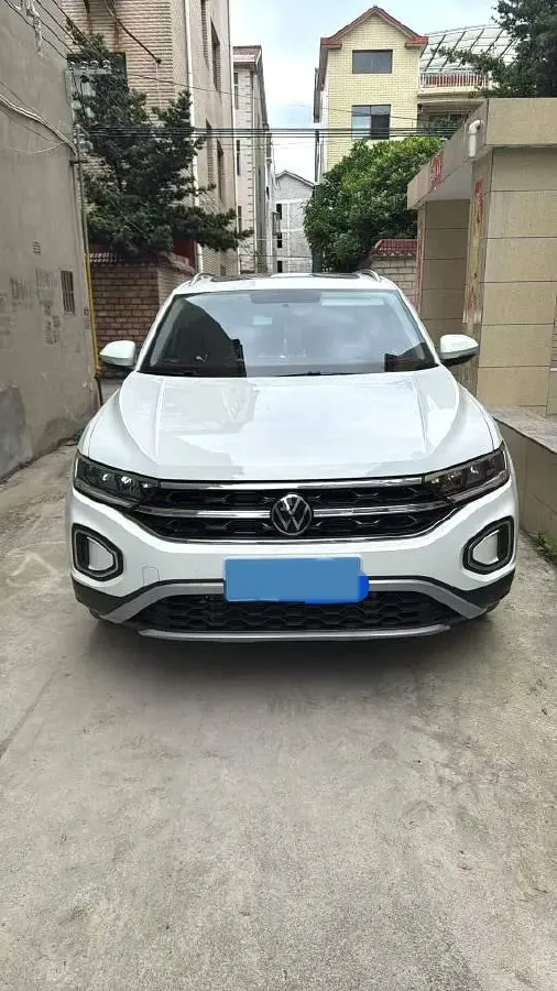 2025 Volkswagen T-Roc 1.4T 150HP L4 7DCT,autocango,china used car exporter,china ev exporter,chinese used car exporter,chinese used ev exporter