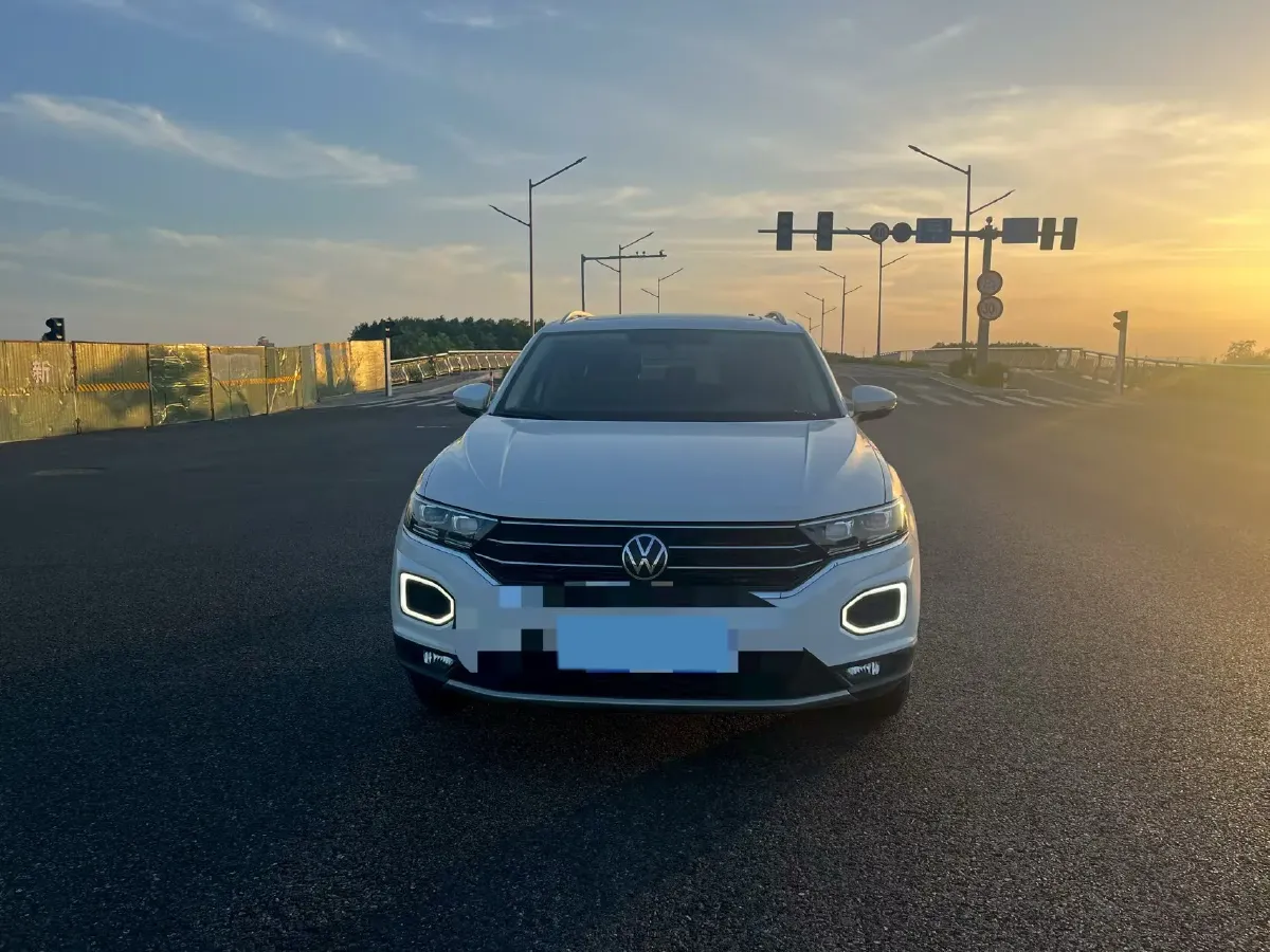 2021 Volkswagen T-Roc 1.4T 150HP L4 7DCT,autocango,china used car exporter,china ev exporter,chinese used car exporter,chinese used ev exporter