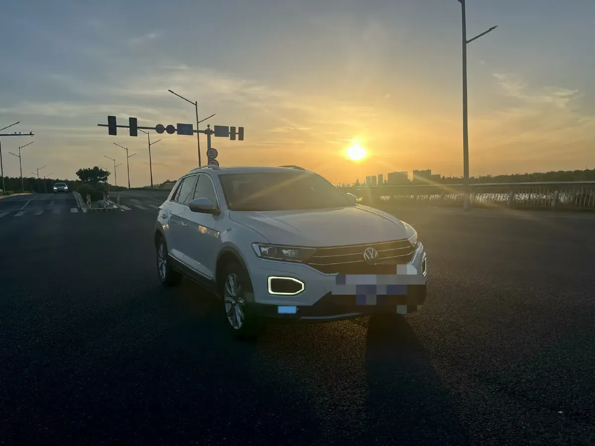 2021 Volkswagen T-Roc 1.4T 150HP L4 7DCT,autocango,china used car exporter,china ev exporter,chinese used car exporter,chinese used ev exporter
