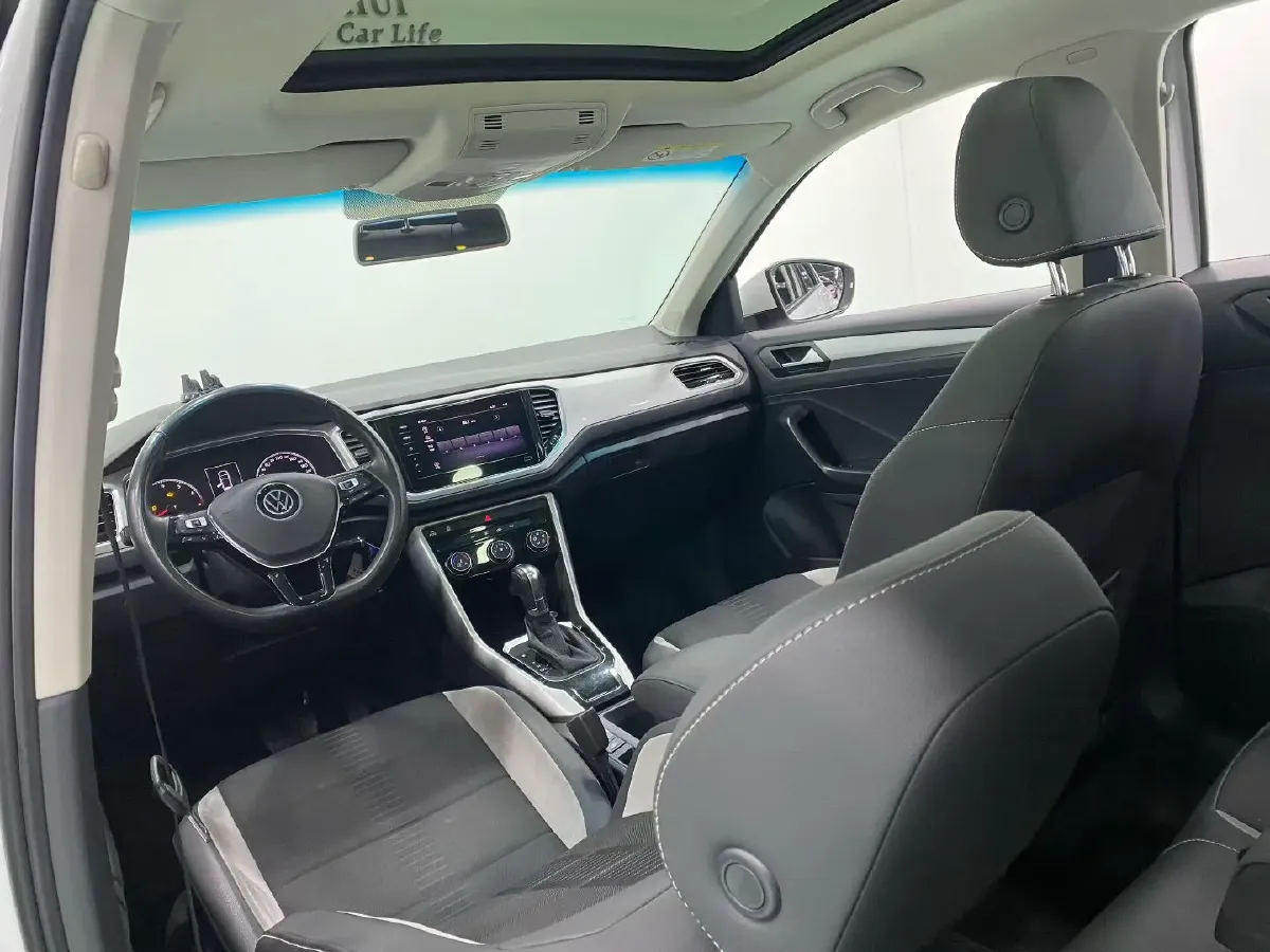 2021 Volkswagen T-Roc 1.4T 150HP L4 7DCT,autocango,china used car exporter,china ev exporter,chinese used car exporter,chinese used ev exporter