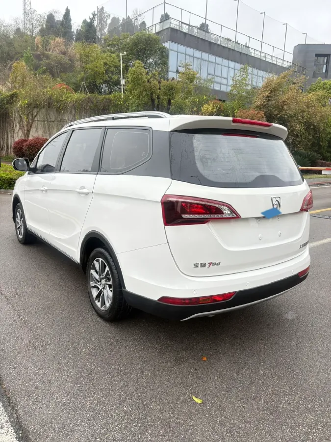 2019 BaoJun 730 1.5L 105HP L4 6MT,autocango,china used car exporter,china ev exporter,chinese used car exporter,chinese used ev exporter