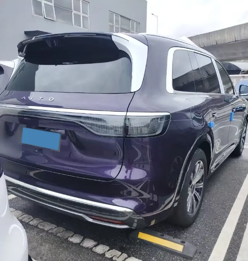 2025 AITO AITO M8 REEV 160HP REEV 53.4KWH,autocango,china used car exporter,china ev exporter,chinese used car exporter,chinese used ev exporter
