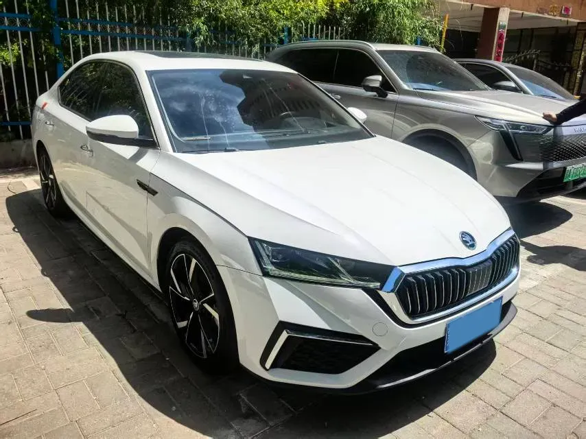 2021 Skoda Octavia 1.4T 150HP L4 7DCT,autocango,china used car exporter,china ev exporter,chinese used car exporter,chinese used ev exporter