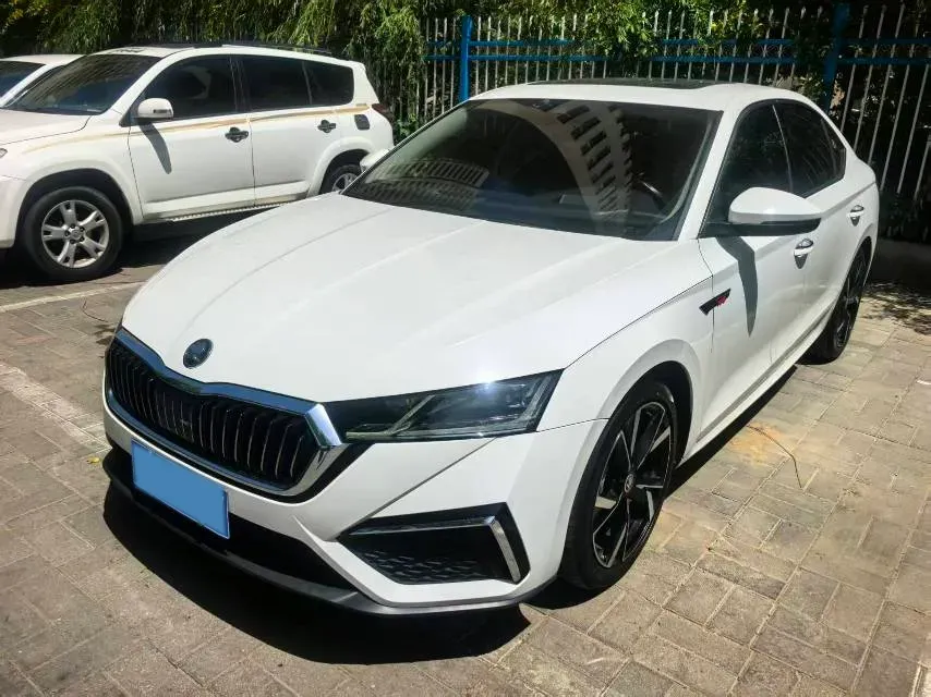 2021 Skoda Octavia 1.4T 150HP L4 7DCT,autocango,china used car exporter,china ev exporter,chinese used car exporter,chinese used ev exporter