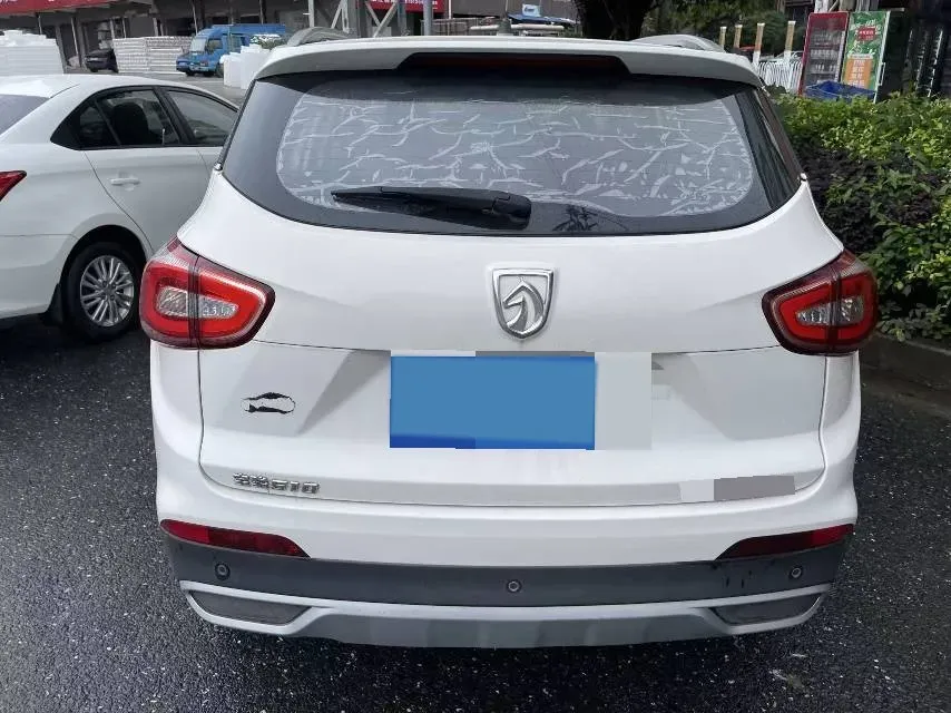 2016 BaoJun 730 1.5L 112HP L4 5MT,autocango,china used car exporter,china ev exporter,chinese used car exporter,chinese used ev exporter