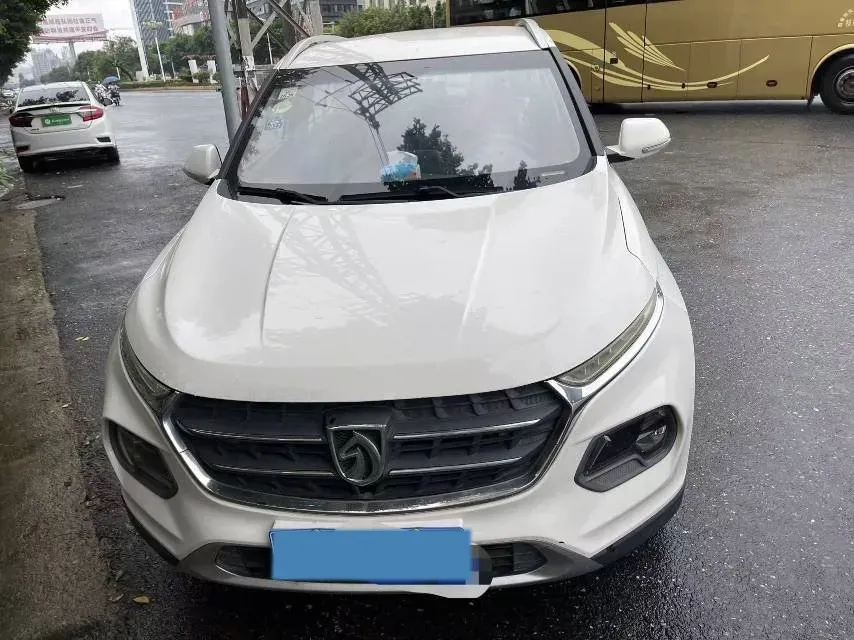 2016 BaoJun 730 1.5L 112HP L4 5MT,autocango,china used car exporter,china ev exporter,chinese used car exporter,chinese used ev exporter