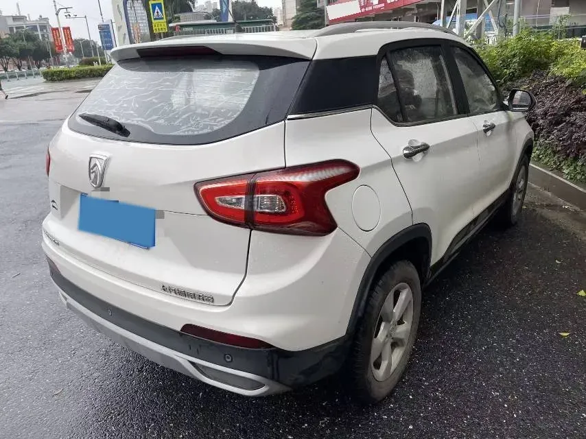 2016 BaoJun 730 1.5L 112HP L4 5MT,autocango,china used car exporter,china ev exporter,chinese used car exporter,chinese used ev exporter