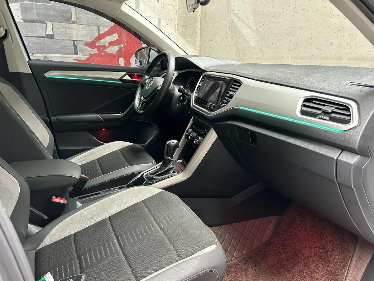 2022 Volkswagen T-Roc 1.4T 150HP L4 7DCT,autocango,china used car exporter,china ev exporter,chinese used car exporter,chinese used ev exporter