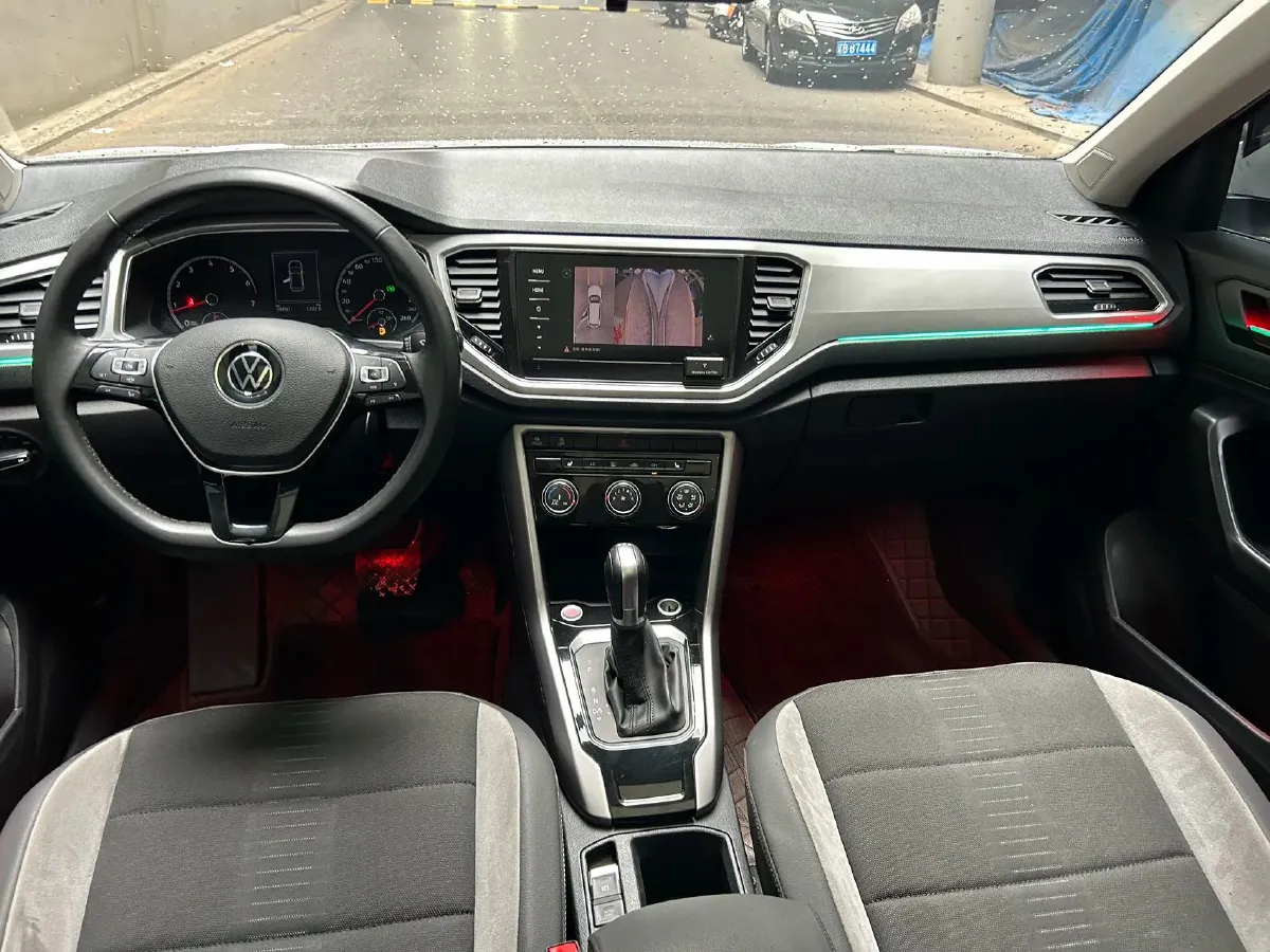 2022 Volkswagen T-Roc 1.4T 150HP L4 7DCT,autocango,china used car exporter,china ev exporter,chinese used car exporter,chinese used ev exporter