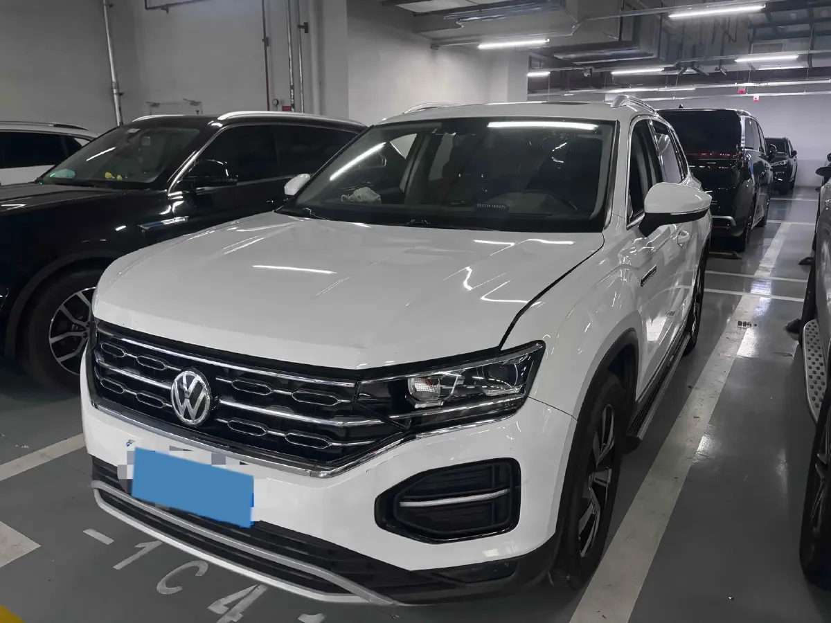 2019 MINI CLUBMAN 1.5T 102HP L3 6AT,autocango,china used car exporter,china ev exporter,chinese used car exporter,chinese used ev exporter