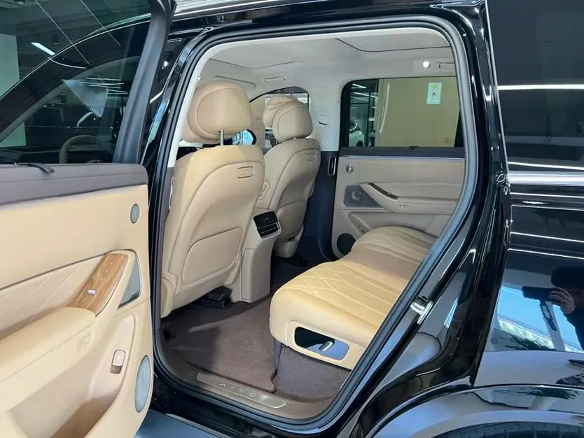 2025 HIMA AITO M8 REEV 160HP REEV 37KWH,autocango,china used car exporter,china ev exporter,chinese used car exporter,chinese used ev exporter